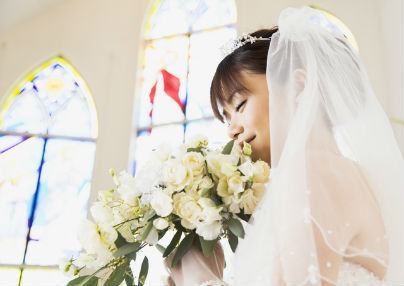 結婚式女性